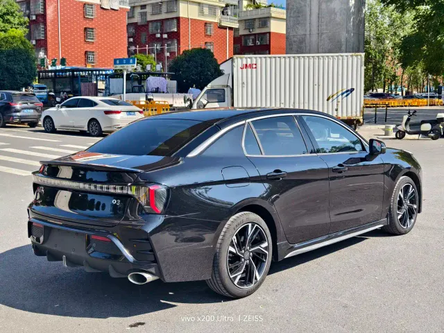 Lynk & Co 03 — Фото автомобиля 14