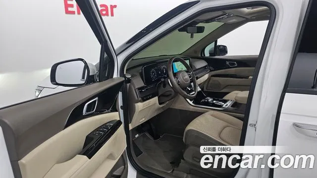 Kia Carnival Generation 4 — Фото автомобиля 15