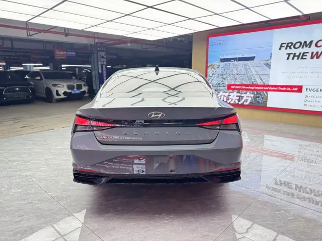 Hyundai Elantra — Фото автомобиля 6