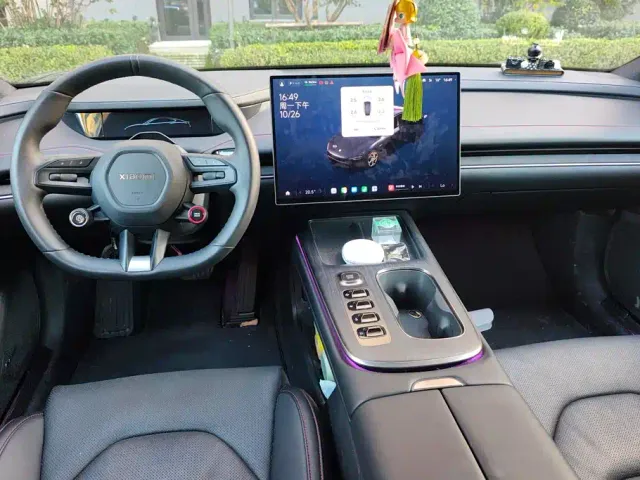 Xiaomi SU7 — Фото автомобиля 12