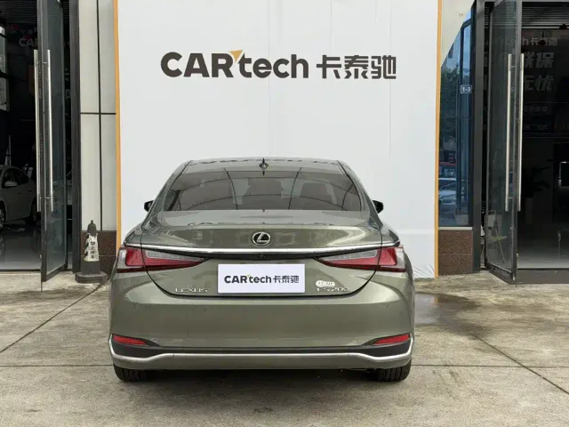 Lexus ES — Фото автомобиля 13