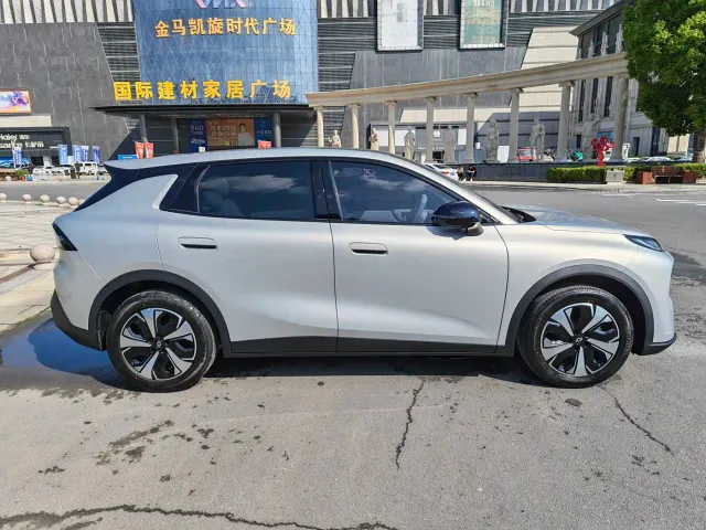 Changan Qiyuan Q05 — Фото автомобиля 3