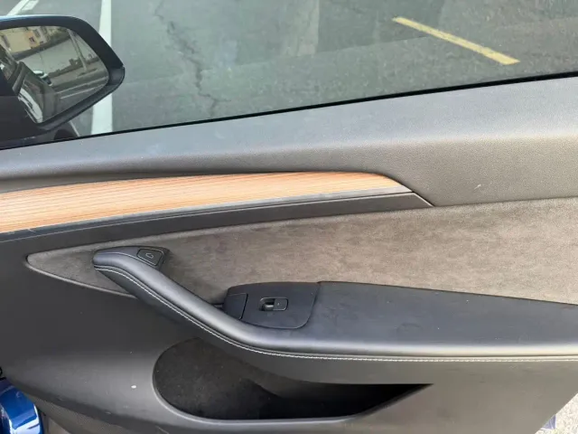Tesla Model Y — Фото автомобиля 9