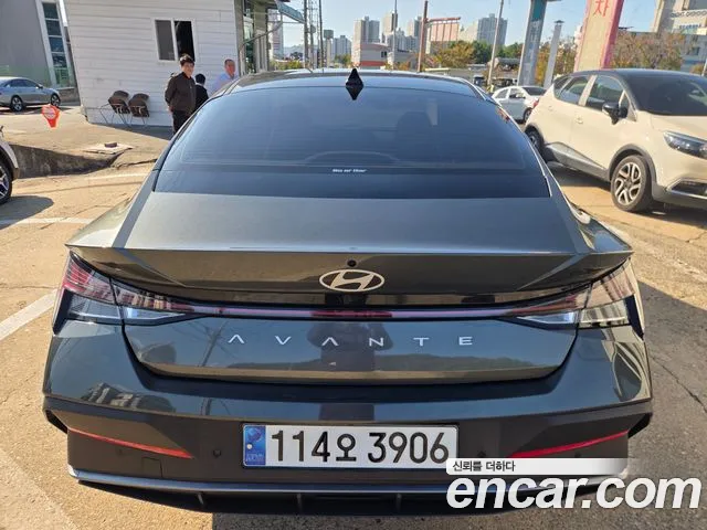 Hyundai Avante CN7 — Фото автомобиля 4