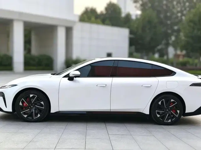 Dongfeng eπ 007 — Фото автомобиля 3