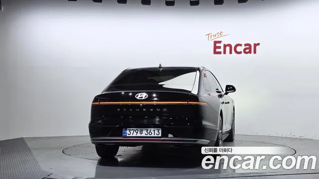 Hyundai Grandeur Grandeur (GN7) 2.5 Бензин 2WD — Фото автомобиля 4