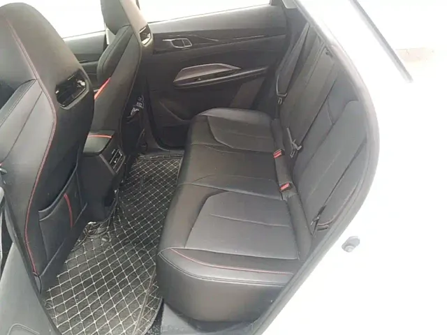 Changan Z6 — Фото автомобиля 16