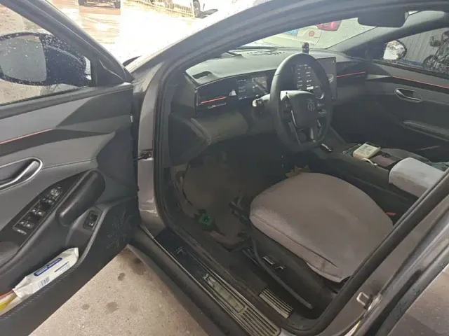 BYD Qin L — Фото автомобиля 15