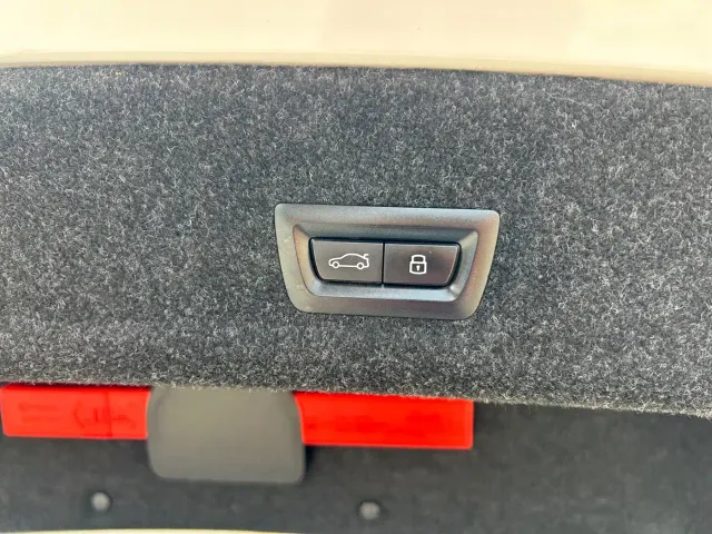 BMW 3 Series — Фото автомобиля 13