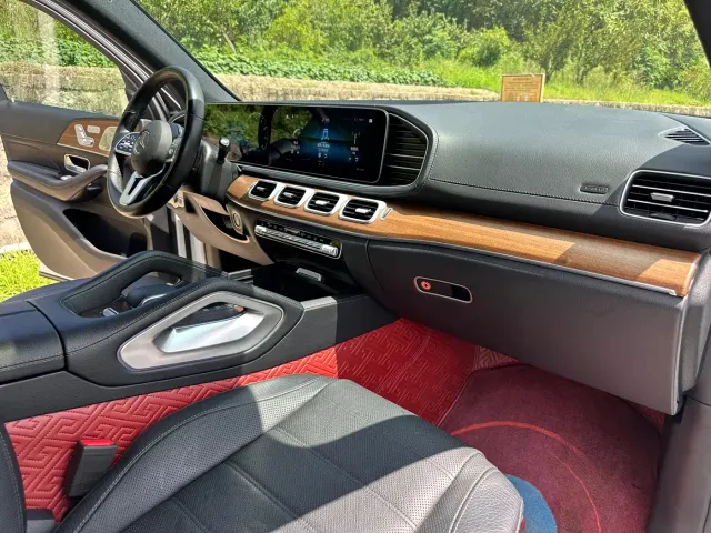 Mercedes-Benz GLS-Class — Фото автомобиля 10