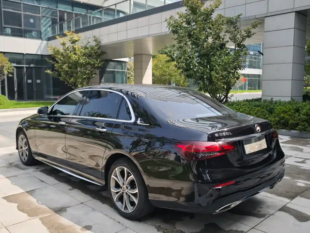 Mercedes-Benz E-Class — Фото автомобиля 6