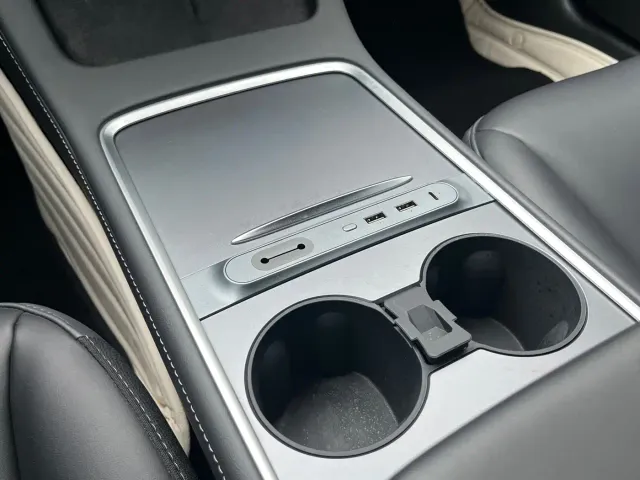 Tesla Model 3 — Фото автомобиля 13