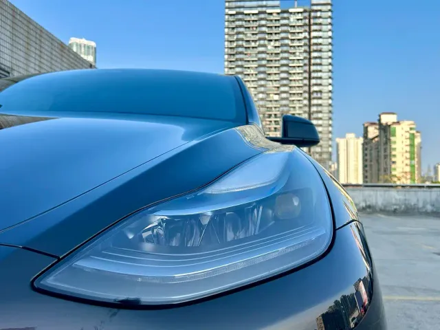 Tesla Model Y — Фото автомобиля 4