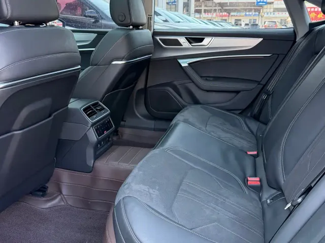 Audi A7L — Фото автомобиля 6