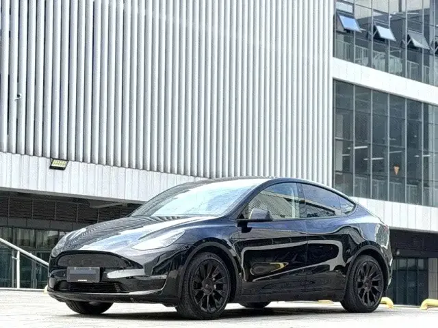 Фотография автомобиля — Tesla Model Y