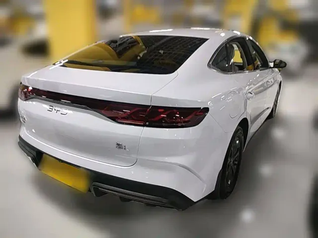 BYD Qin L — Фото автомобиля 9