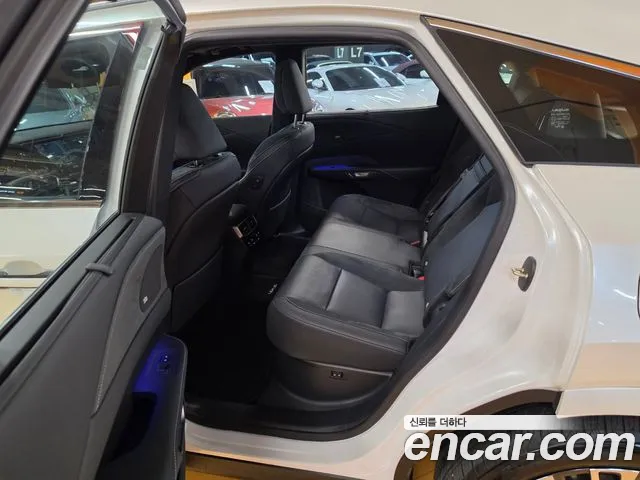 Lexus RX RX450h+ 5th Gen — Фото автомобиля 12