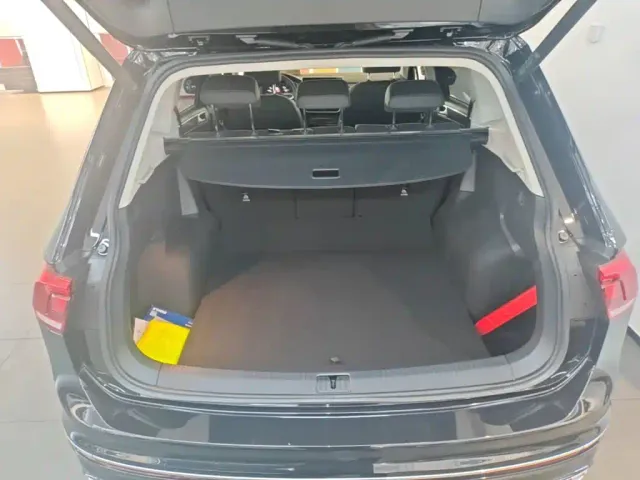 Volkswagen Tiguan L — Фото автомобиля 18
