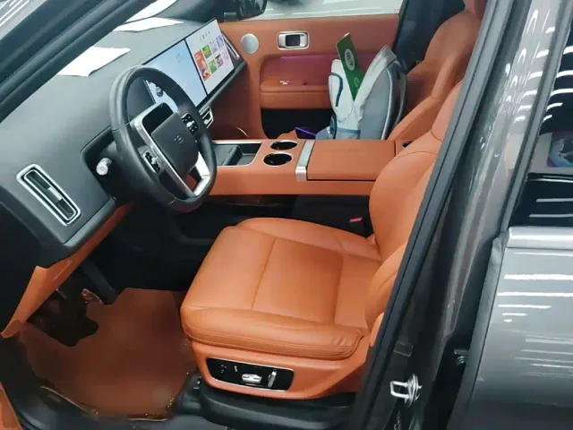 Li Auto L9 — Фото автомобиля 14