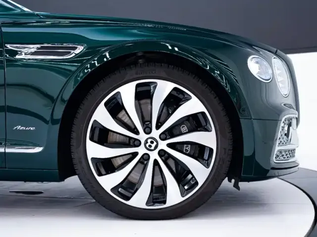 Bentley Flying Spur — Фото автомобиля 24