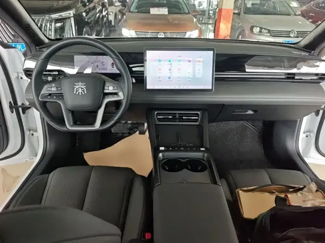 BYD Qin L — Фото автомобиля 9