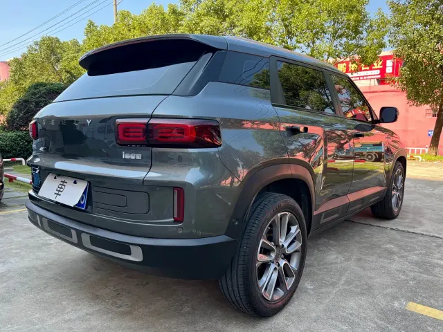 Geely ICON — Фото автомобиля 5