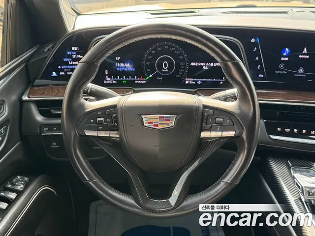 Cadillac Escalade — Фото автомобиля 12
