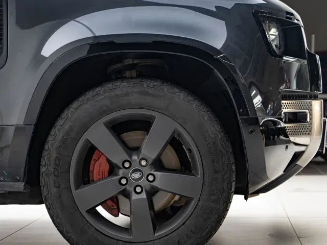 Land Rover Defender — Фото автомобиля 4