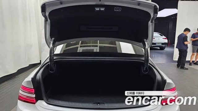 Genesis G80 Бензин 2.5 турбо AWD — Фото автомобиля 20