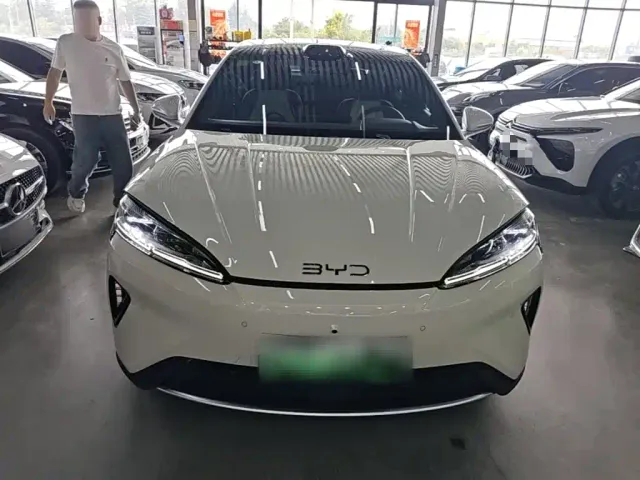 BYD Seal 07 DM-i — Фото автомобиля 2