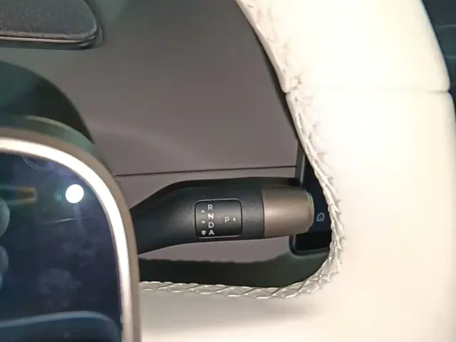 Li Auto i8 — Фото автомобиля 13