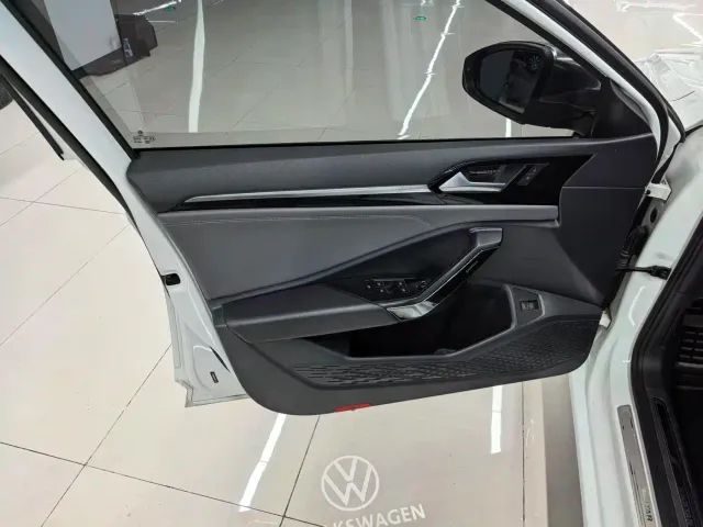 Volkswagen Sagitar — Фото автомобиля 7