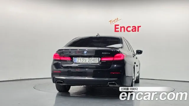 BMW 5 Series G30 — Фото автомобиля 4