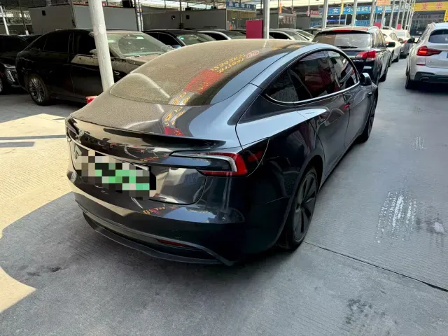 Tesla Model 3 — Фото автомобиля 6
