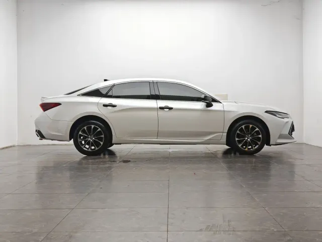 Toyota Avalon — Фото автомобиля 11