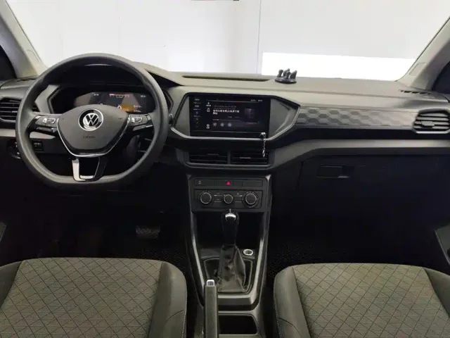 Volkswagen T-Cross — Фото автомобиля 12
