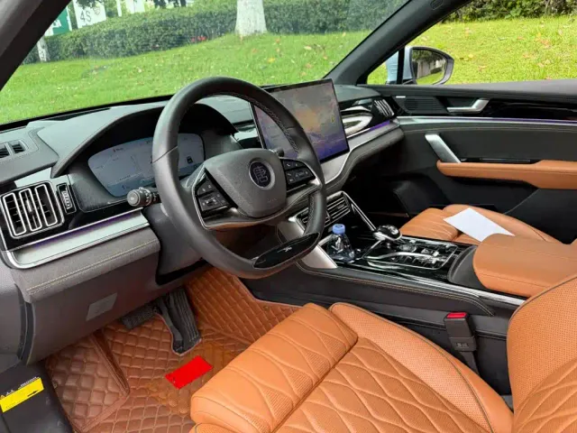 BYD Tang — Фото автомобиля 7