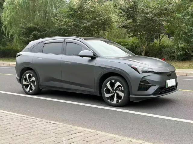 Arcfox Alpha T5 — Фото автомобиля 2