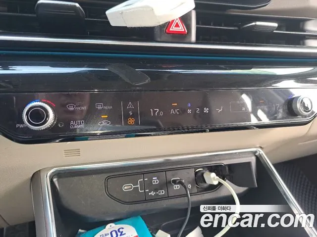 Kia Carnival Generation 4 — Фото автомобиля 16