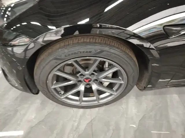 Tesla Model 3 — Фото автомобиля 22