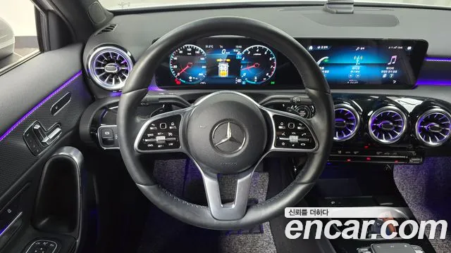 Mercedes-Benz A-Class — Фото автомобиля 12