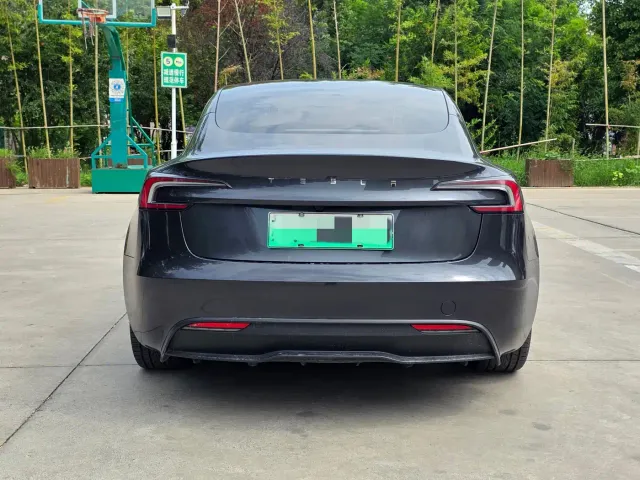Tesla Model 3 — Фото автомобиля 7