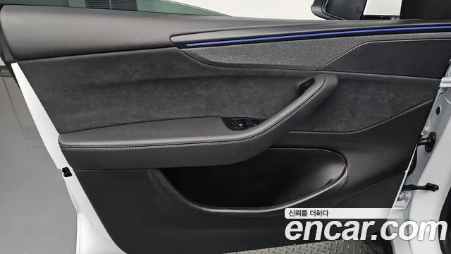 Tesla Model Y — Фото автомобиля 6