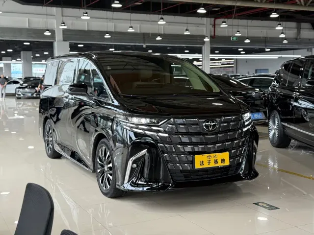 Toyota Alphard — Фото автомобиля 3