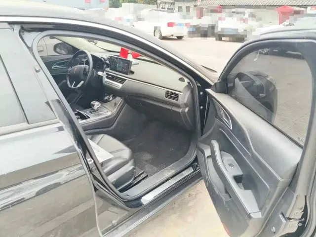 Hongqi Hongqi H5 2022 Classic Facelift 1.8T Automatic Smart Connect Flag Rhythm Edition — Фото автомобиля 10