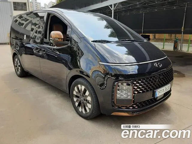 Hyundai Staria Staria Lounge 9 мест — Фото автомобиля 3