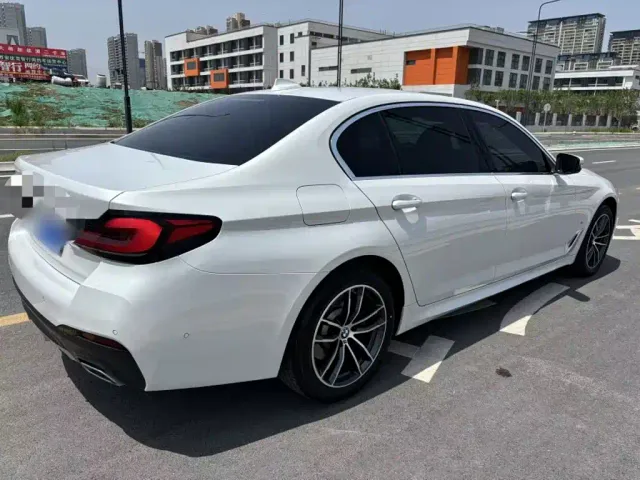 BMW 5 Series — Фото автомобиля 6