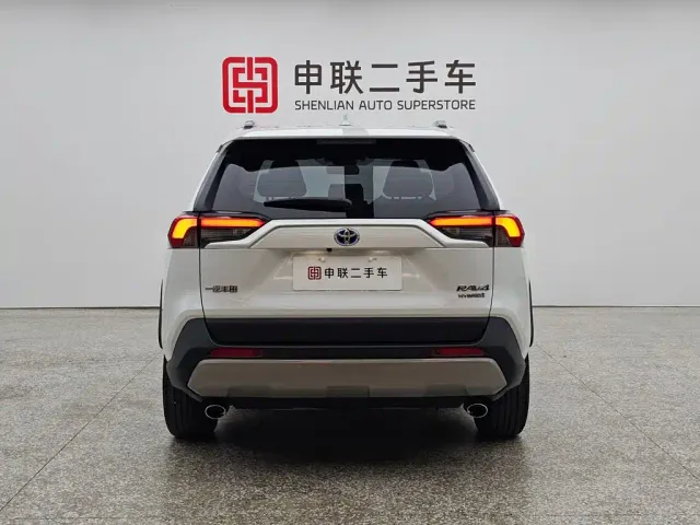 Toyota RAV4 — Фото автомобиля 4