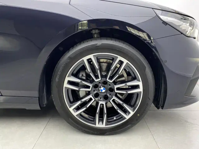 BMW 5 Series — Фото автомобиля 8