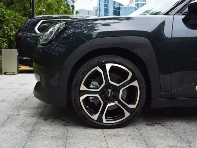 MINI Electric MINI ACEMAN — Фото автомобиля 4